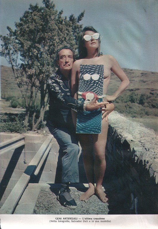 IL GENIO E LA SUA ULTIMA CREAZIONE - Dalì e la sua modella - FORSE TRATTASI DI UN  GENIO ARTIFICIALE.jpg